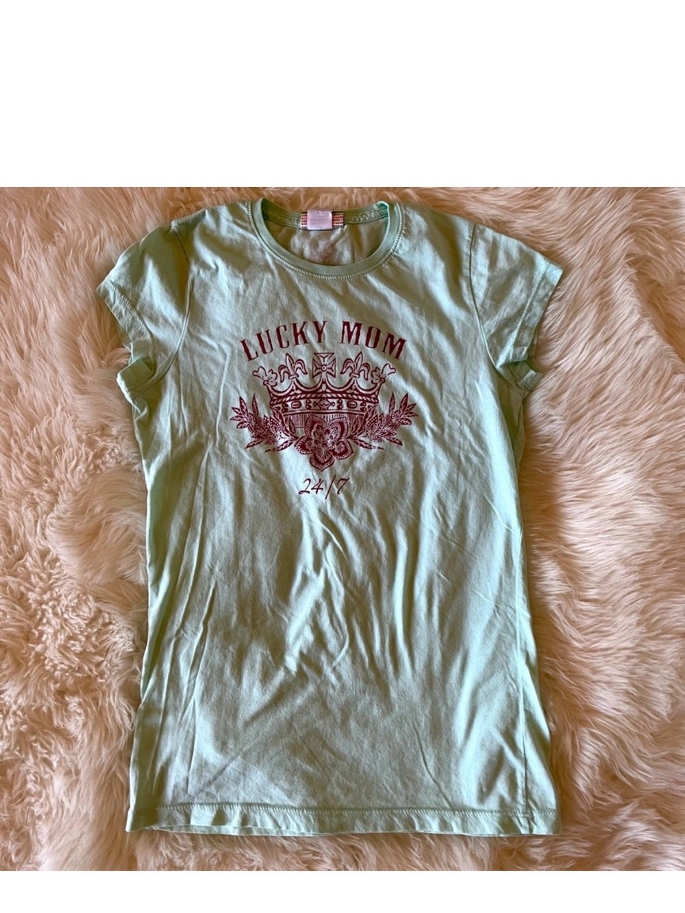 Lucky Mom Tshirt Size Small